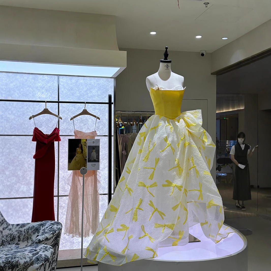 Elegant Yellow Satin Top Pagea - đánh giá và giá Embroidery Yellow Dress